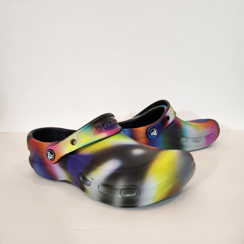 CROCS Unisex Bistro Graphic Tie Dye Slip Resistant Mule Mens 4 Womens 6 FLAWED‎